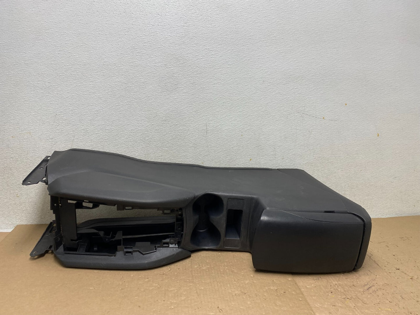 2014-2016 Nissan Rogue Center Console Arm Dual Cup Holder Bezel  I2547 DG10