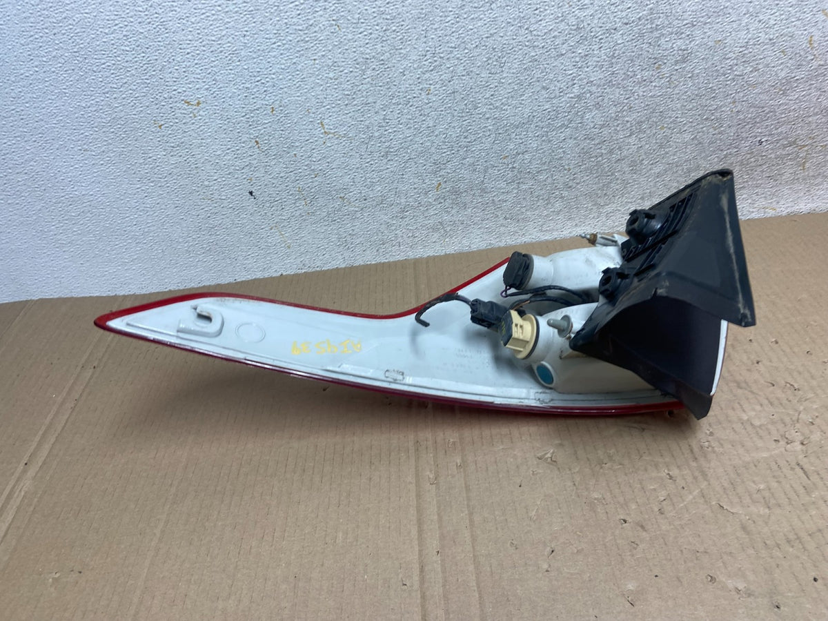 2013 to 2016 Ford Escape Left Driver LH Side Tail Light AI9539 LK4
