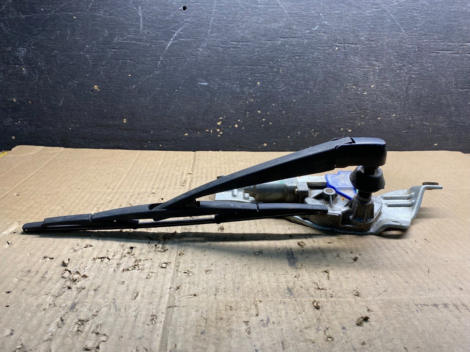 2009 to 2013 Subaru Forester Rear Windshield Washer Wiper Motor AB04073