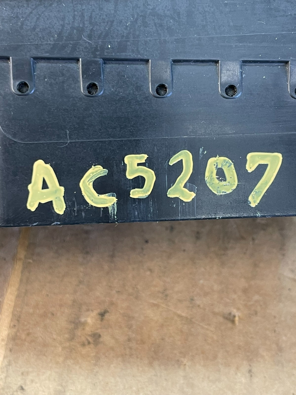 2010 to 2011 Subaru Forester Dash Radio Trim Bezel Center Vent AC5207 DG12