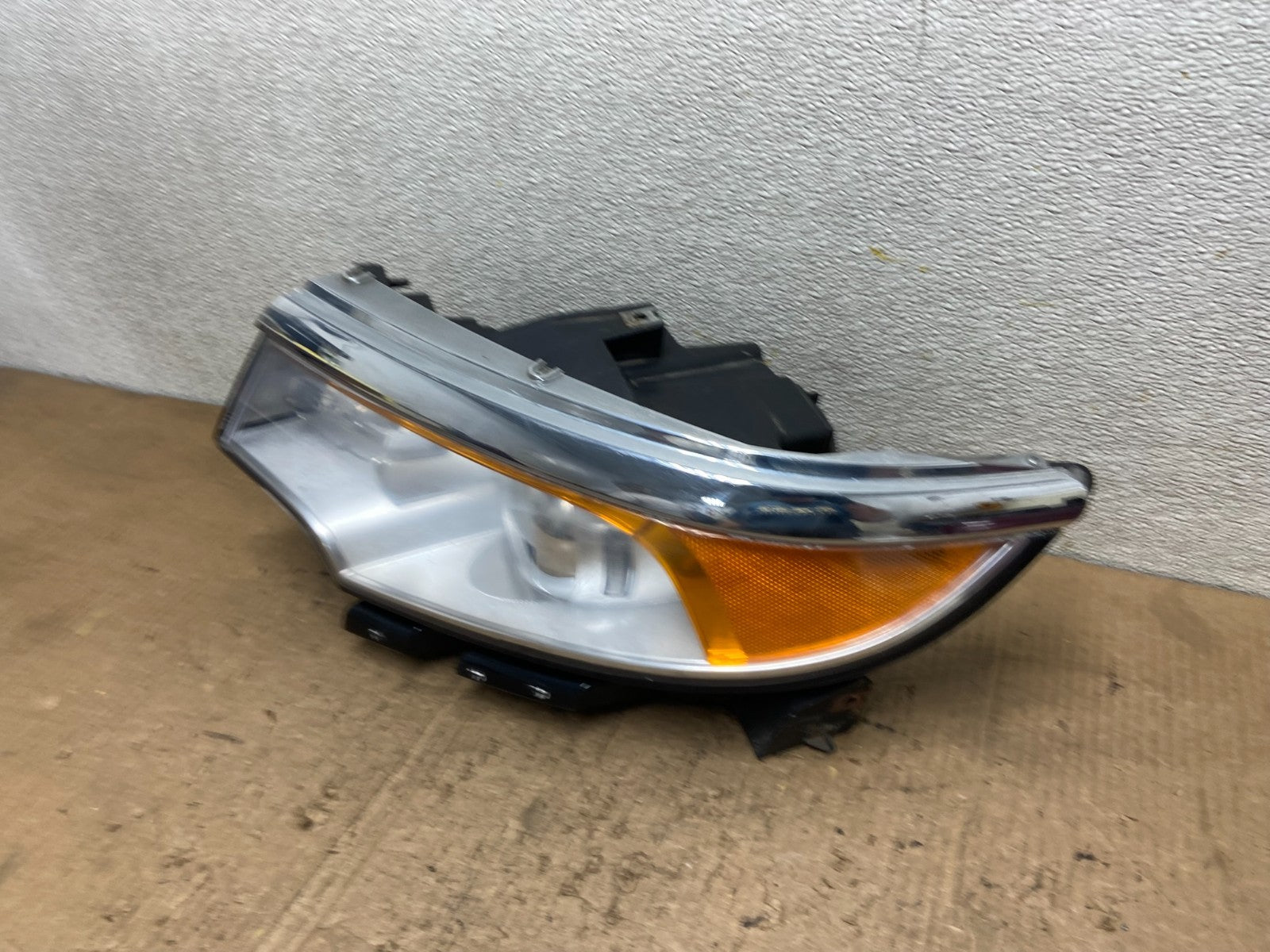 2011 to 2014 Ford Edge Front Left Driver Side Headlight Halogen Oem AA8498 DW1