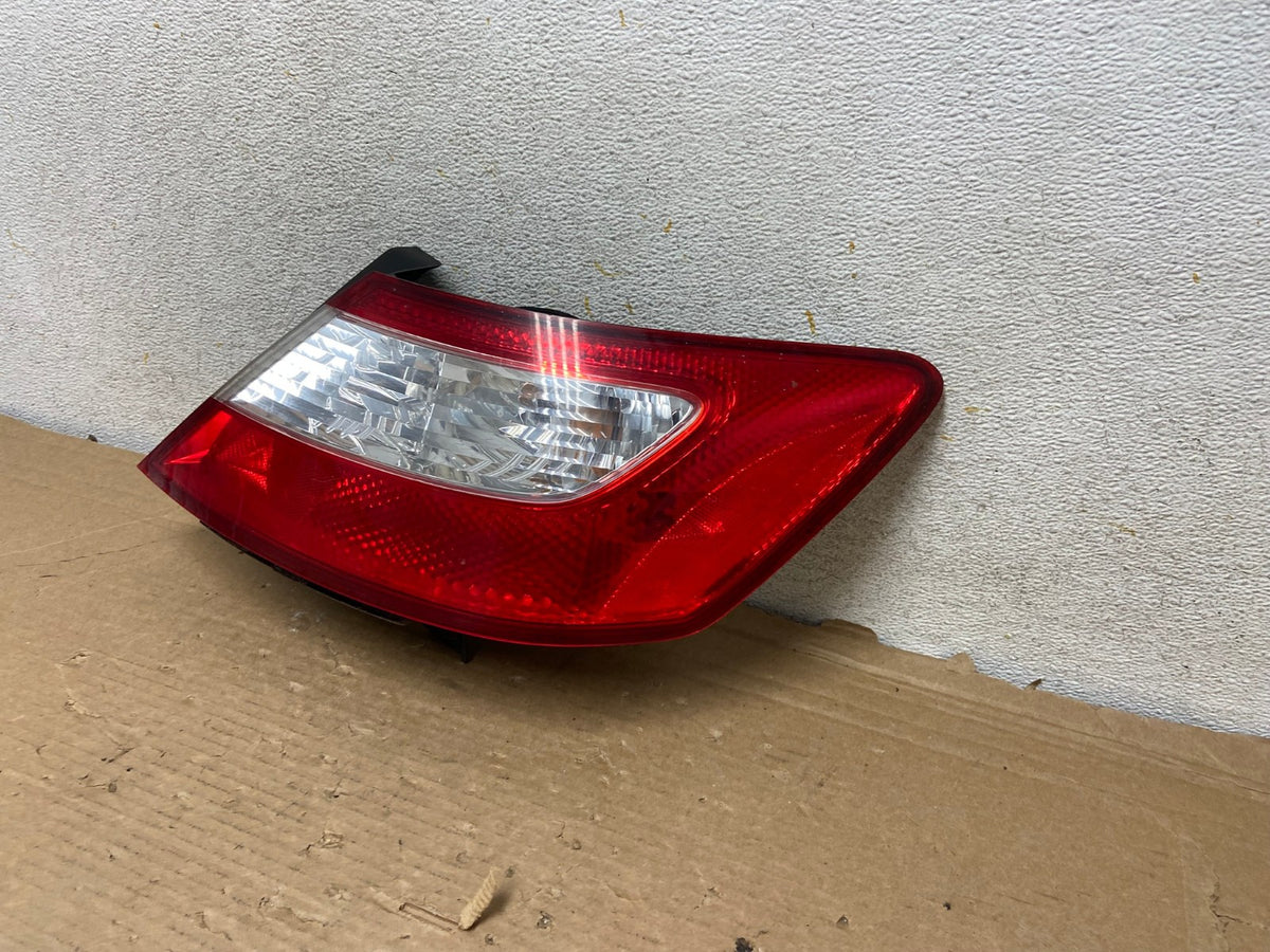 Coupe 2006 2007 2008 Honda Civic Right Passenger RH Tail Light AH8905 lK2