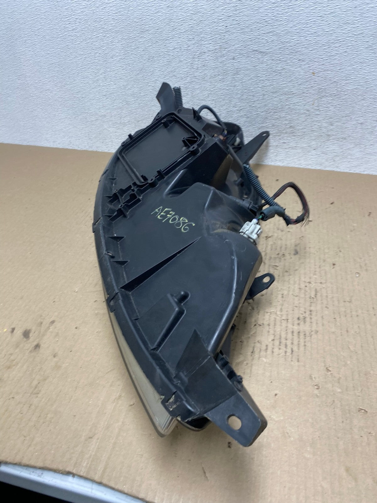 2006 to 2010 Toyota Sienna Left Driver Lh Side Headlight Halogen AE7086 LK7