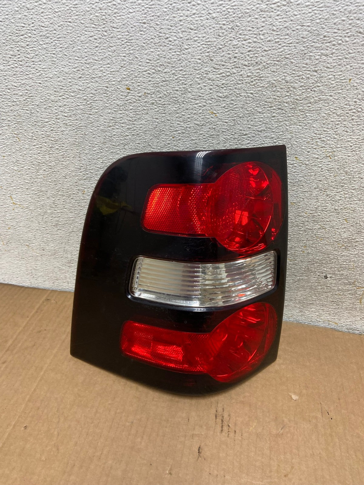 2006 to 2010 Ford Explorer Left Driver Lh Side Tail light AI8407 LK0