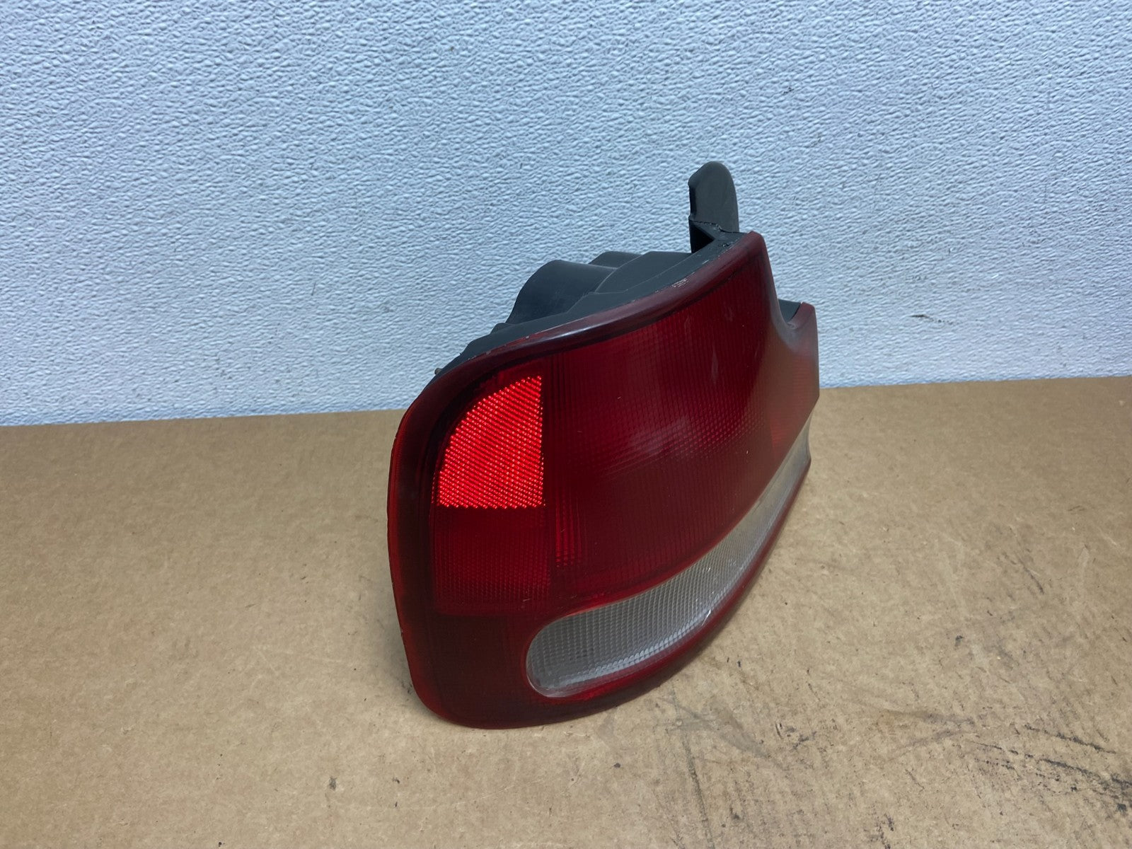 1994 1995 Hyundai Elantra Left Driver LH Tail Light ac3019 DG2