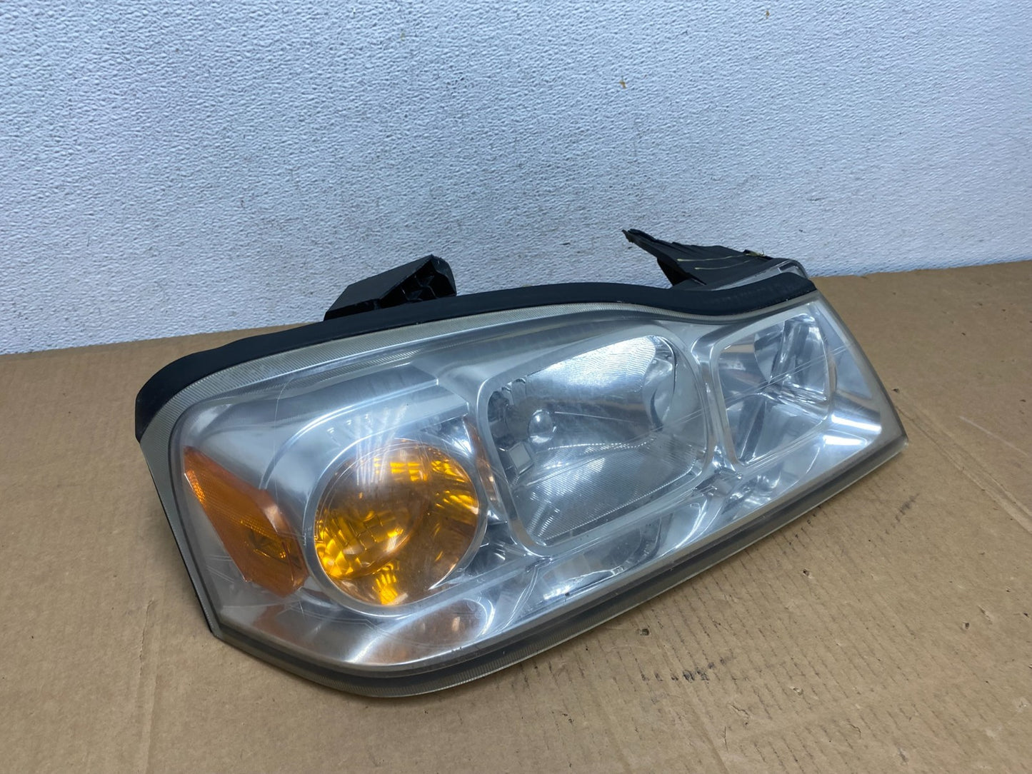 2006 to 2007 Saturn Vue Headlight Right Passenger Side Halogen AD0803 DW2