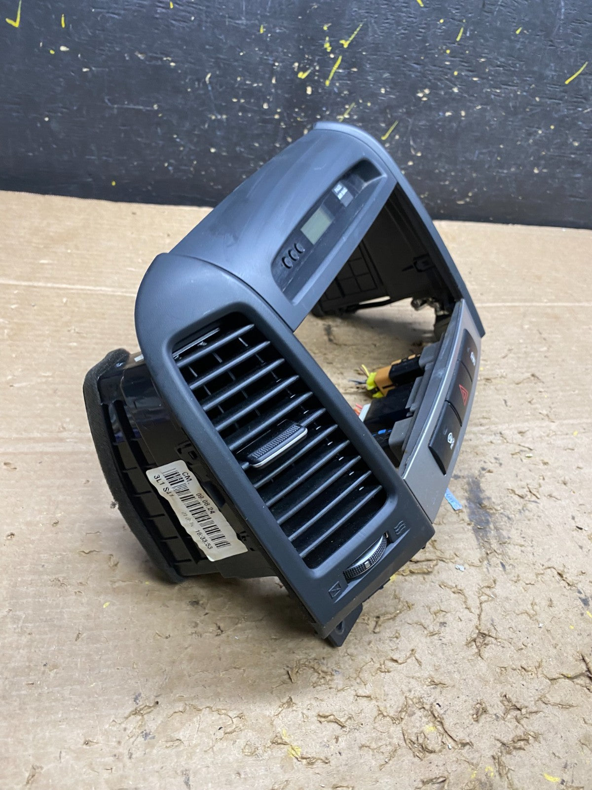 2007 to 2012 Hyundai Santa Fe Center Air Vent A/C Clock Bezel Trim OEM x1214 DG1