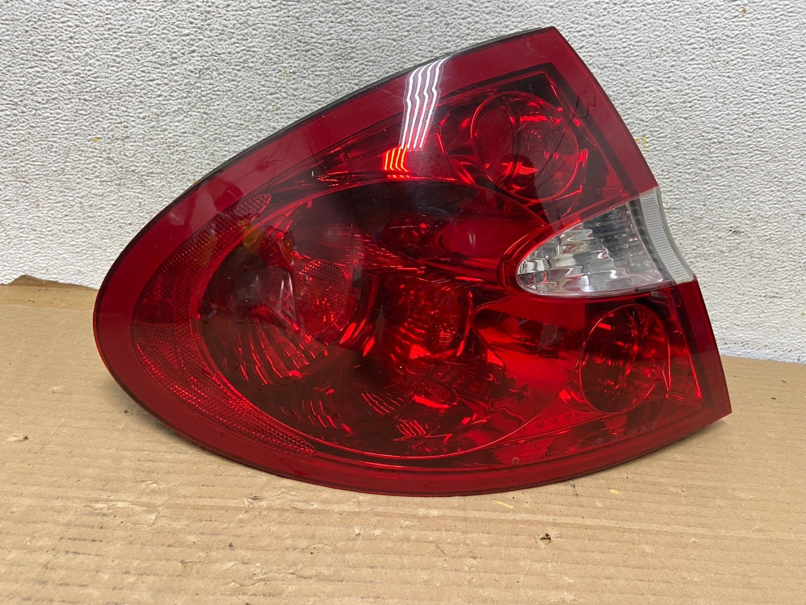 2005 to 2009 Buick Lacrosse Left Driver LH Side Tail Light AH0632 LK0