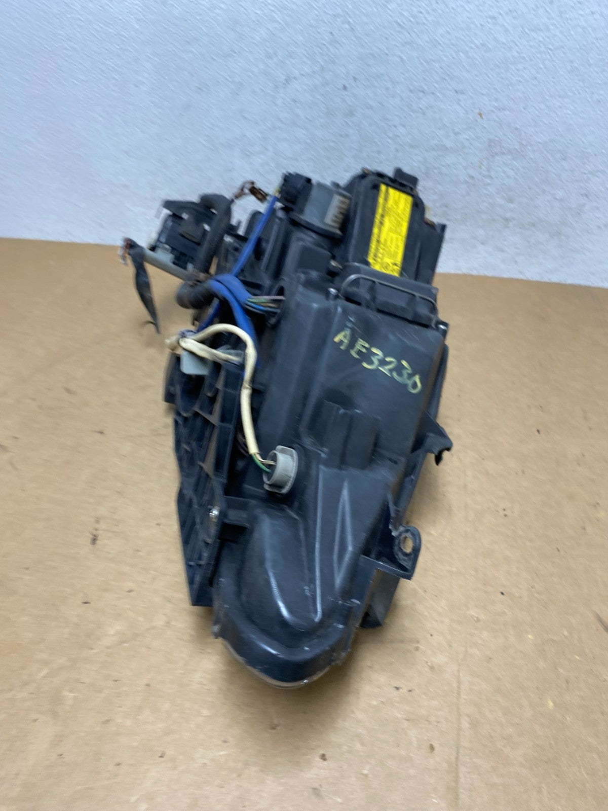 2006 - 2010 Lexus IS250 Left Driver LH Side Xenon Headlight AE3230 DW10