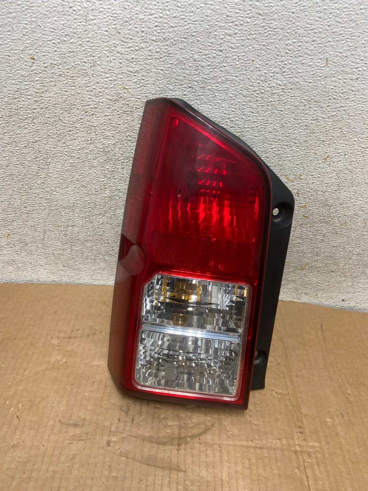 2005 to 2012 Nissan Pathfinder Tail light Left Driver Lh Side AI6973 LK0