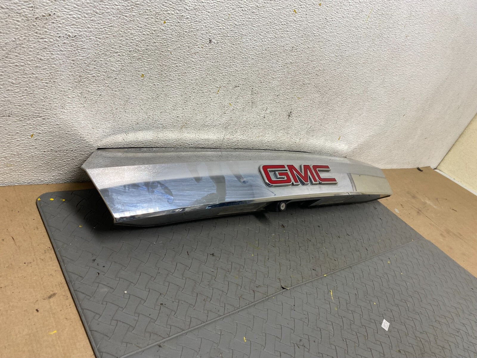 2010-2015 Gmc Terrain Lift Gate Handle Trim Back Up Camera Chrome Panel C6023 DG2