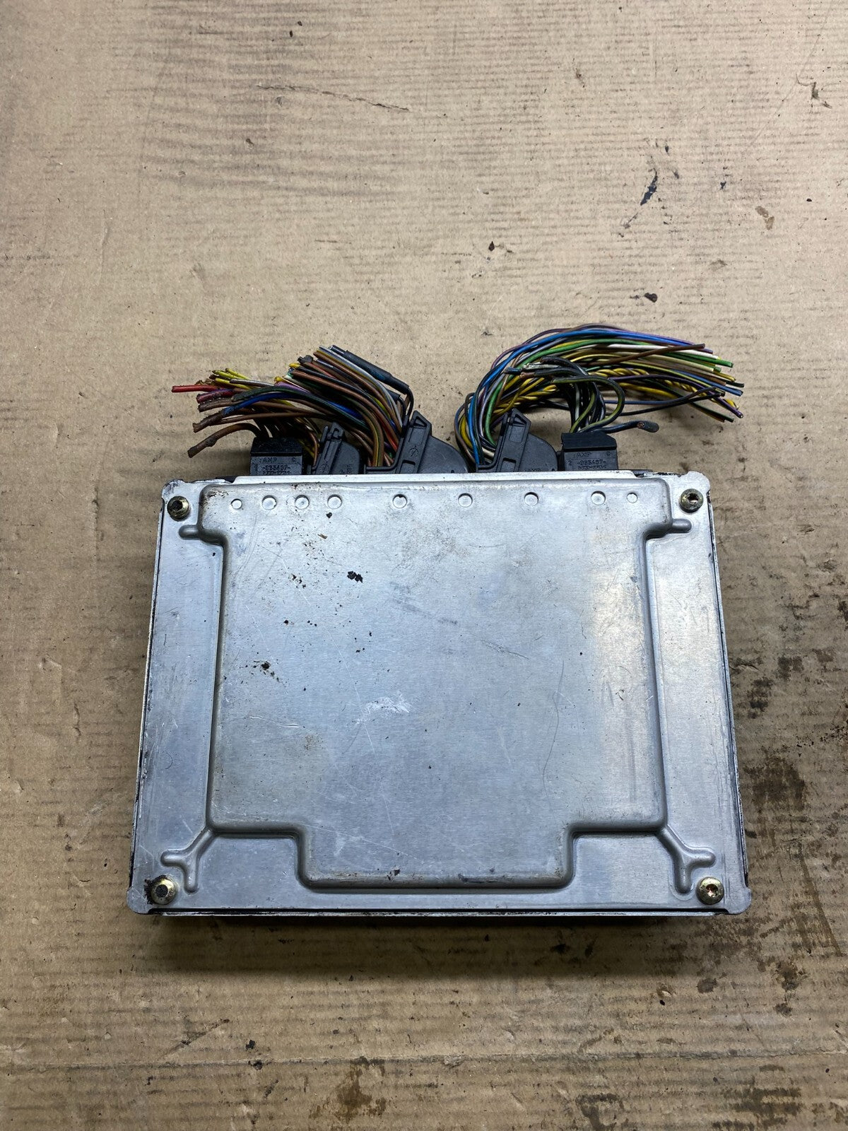 1999 2000 BMW 540i 740i Engine Control Computer Module 7505049 n6833 DG1