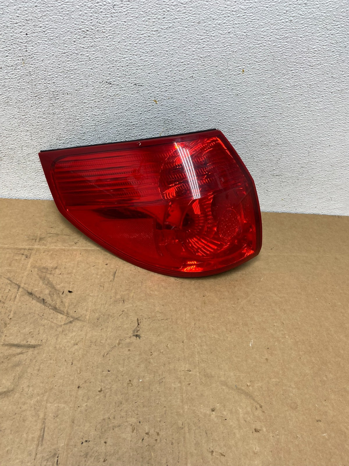 2006 to 2010 Toyota Sienna Left Driver LH Side Tail Light AD6231 DW0