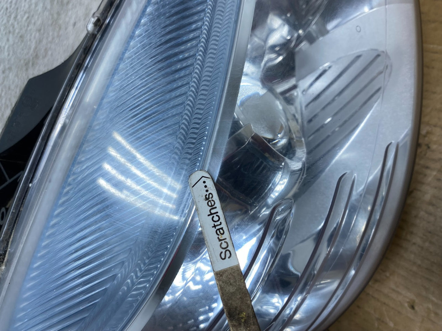 2008 to 2011 Mercedes Benz C-CLASS Right Passenger Side Headlight AD9333 DW3