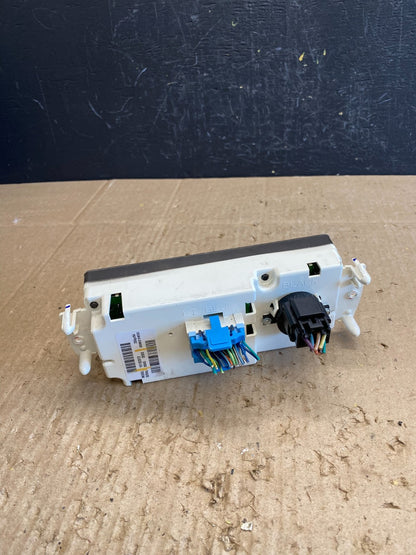 2003 to 2006 Chevrolet Silverado HVAC Heater Climate Control Module AC4575 DG3
