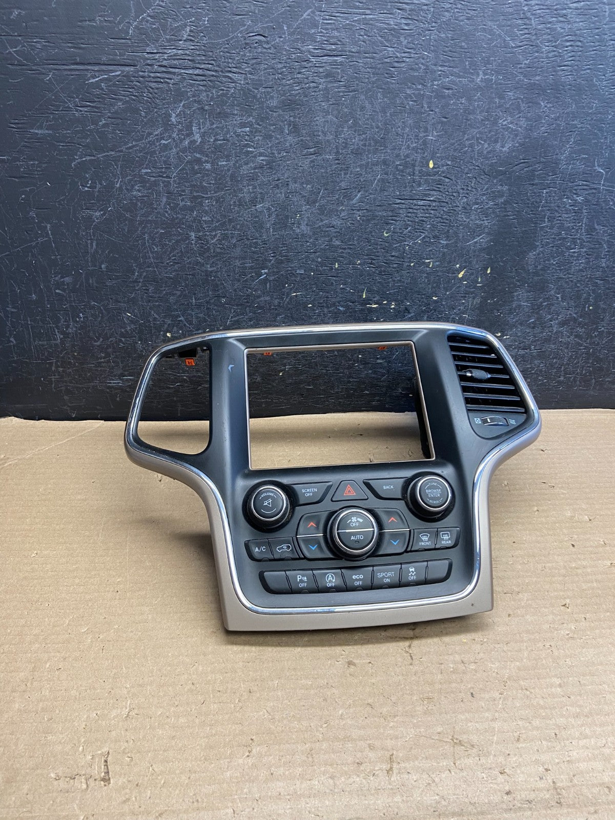 2016 2017 Jeep Grand Cherokee Center Radio Climate Control Bezel Vent AH3641 DG0