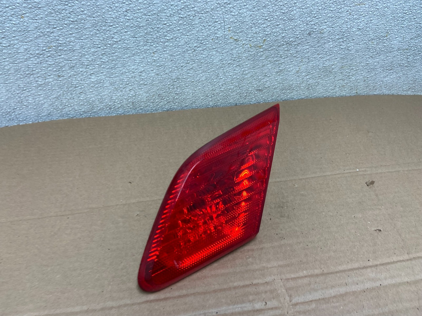 2003 to 2004 Toyota Avalon Right Passenger RH Inner Tail Light OEM AB1250 LK2