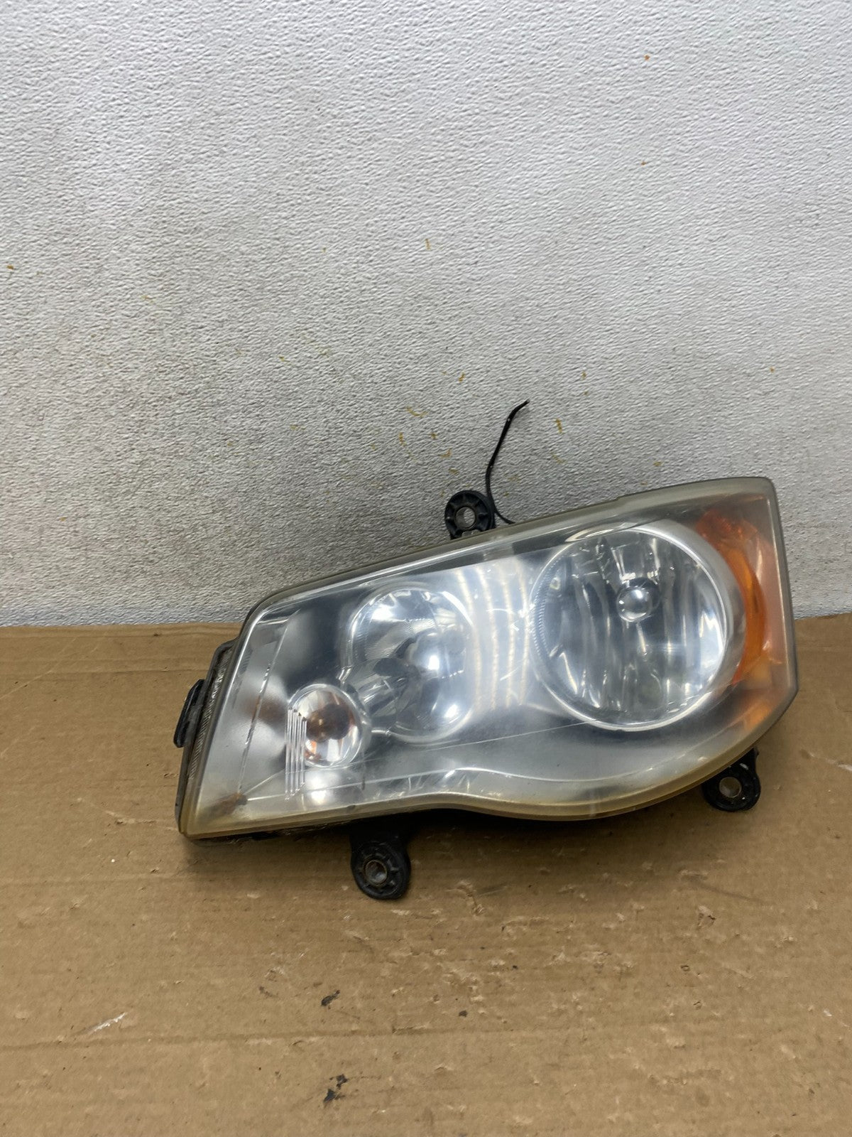 2008 to 2016 Chrysler Town and Country Left Driver Lh Side Headlight AH8394 DW0
