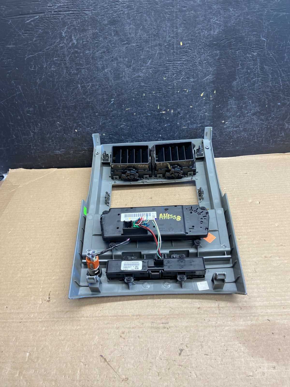 2008 to 2012 Jeep Liberty Dash Climate Temperature Control Radio Bezel AH1558 DG4