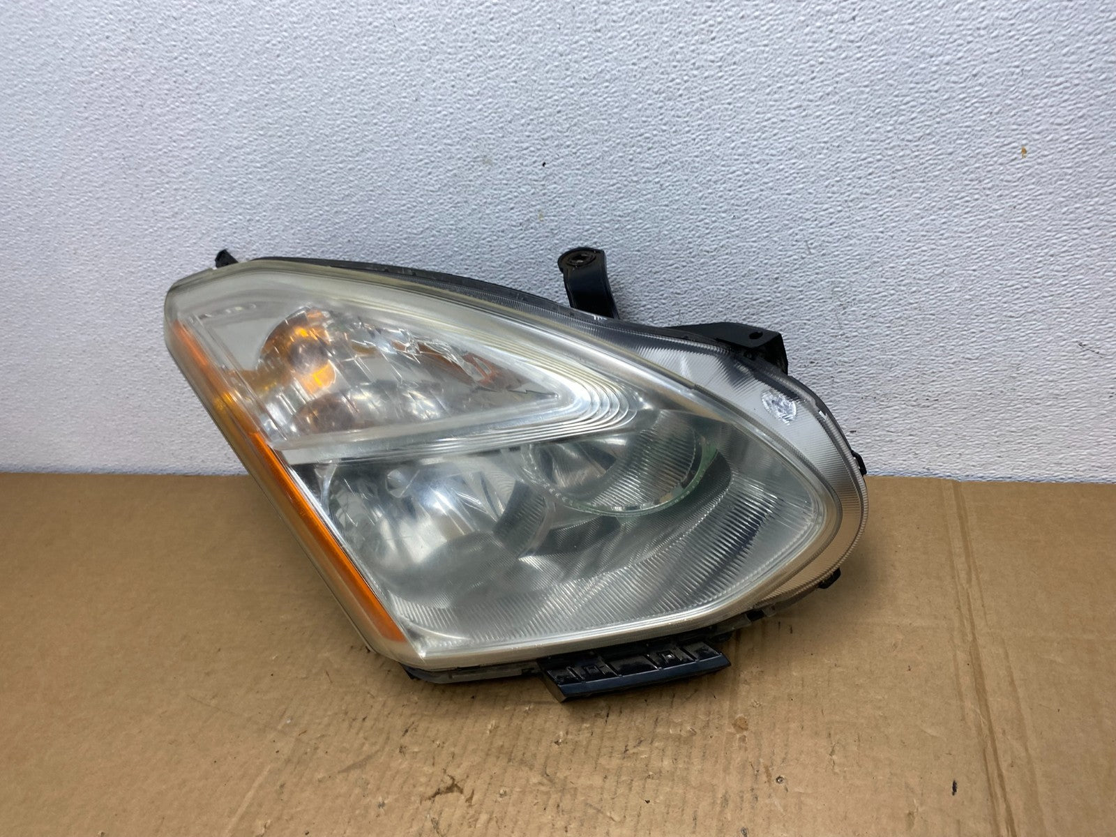 2009-2013 Nissan Rogue Right Passenger Xenon HID Headlight AC7609 DW1