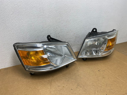 2008 to 2010 Dodge Caravan Left+Right Set Side Halogen Headlights AE3178 DW2