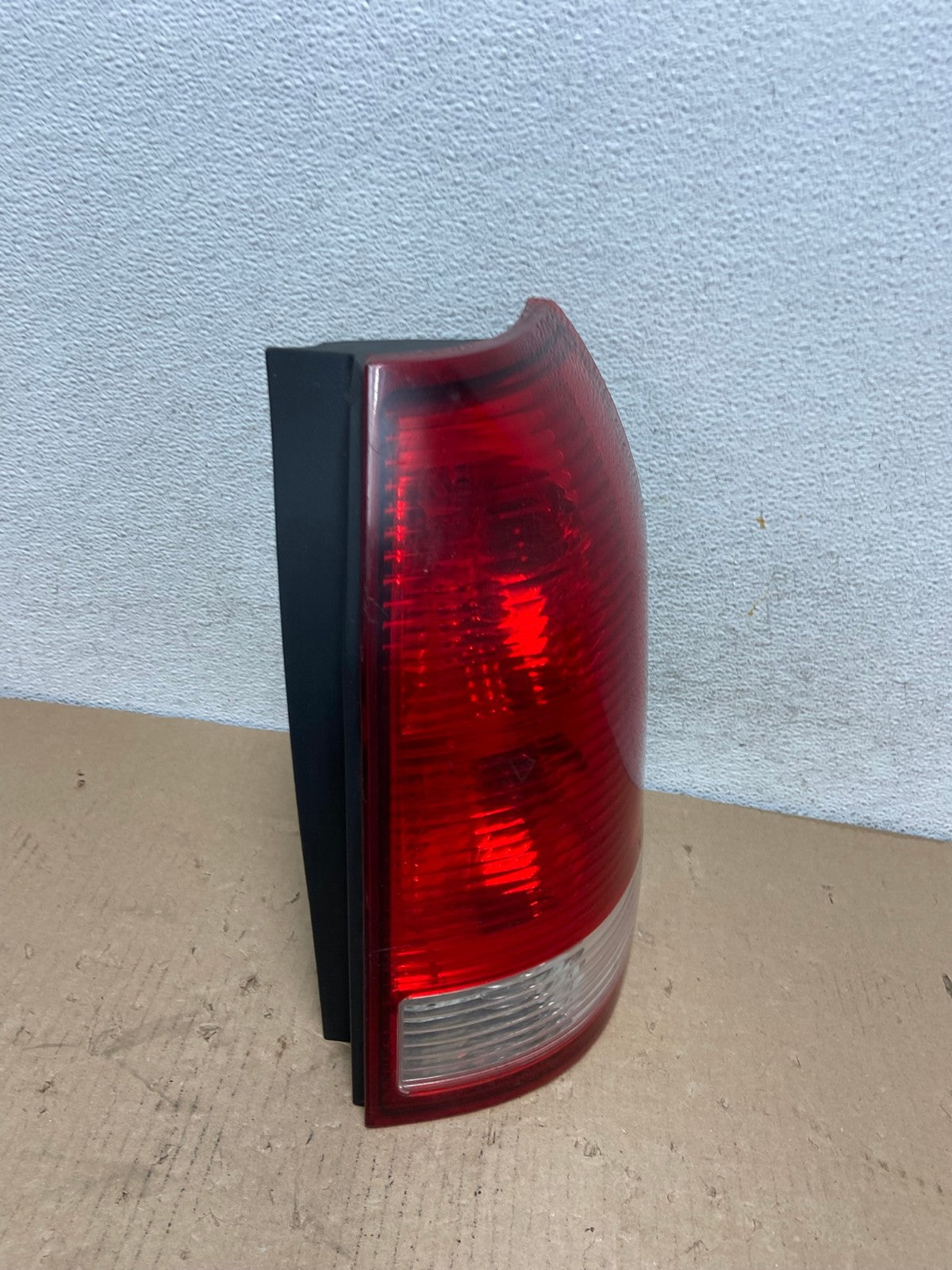 2004 to 2007 Saturn Vue Right Passenger Rh Side Tail Light AF3182 LK2