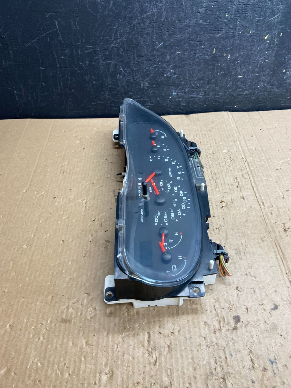 2006 Ford E350 Gauge Speedometer Cluster ae4208 DG2
