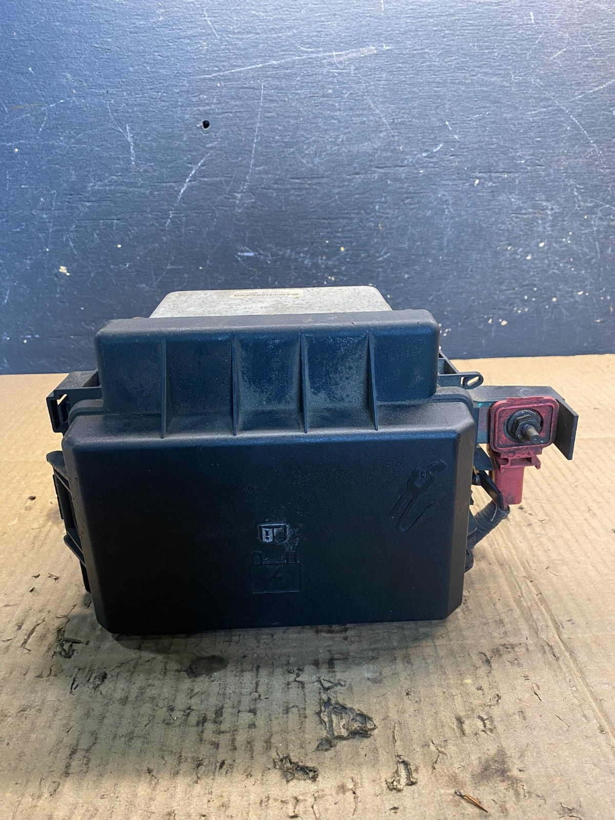 2006 2007 Dodge Charger  Fuse Box Body Control Module BCM AA7572 DG5