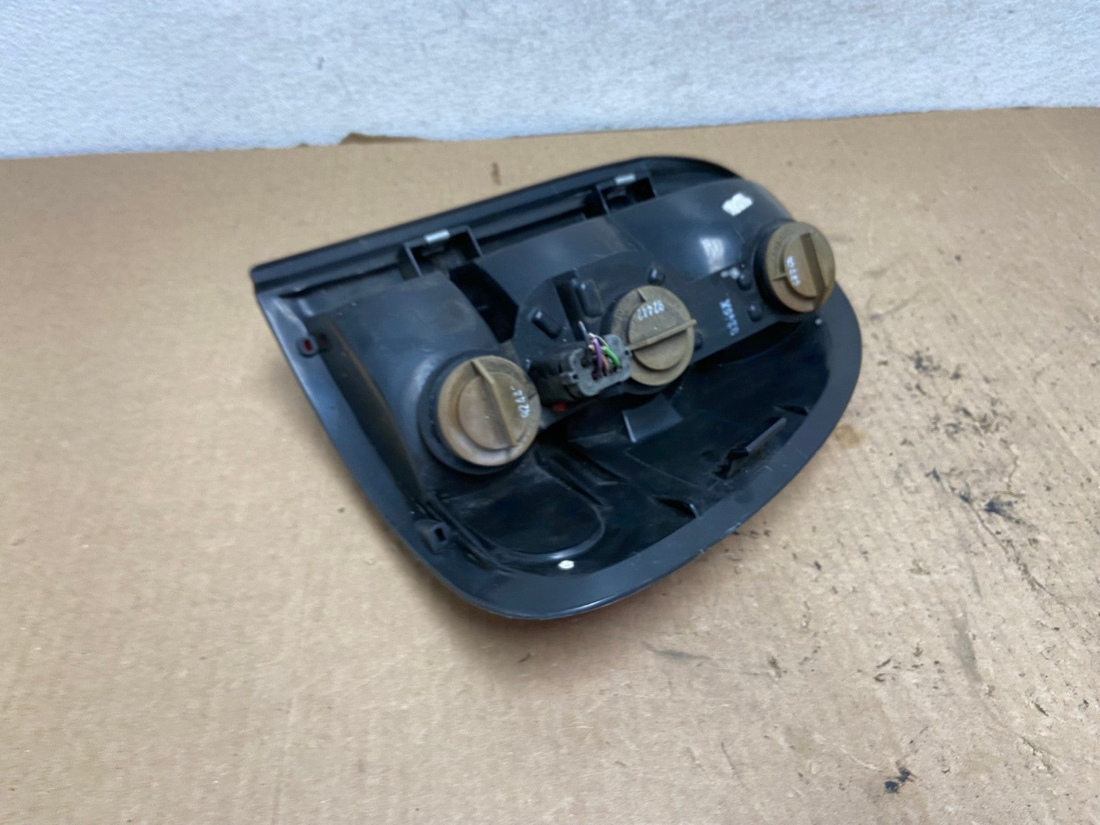 1998 to 2003 Dodge Durango Tail Light Left Driver LH Side AG2420 LK4