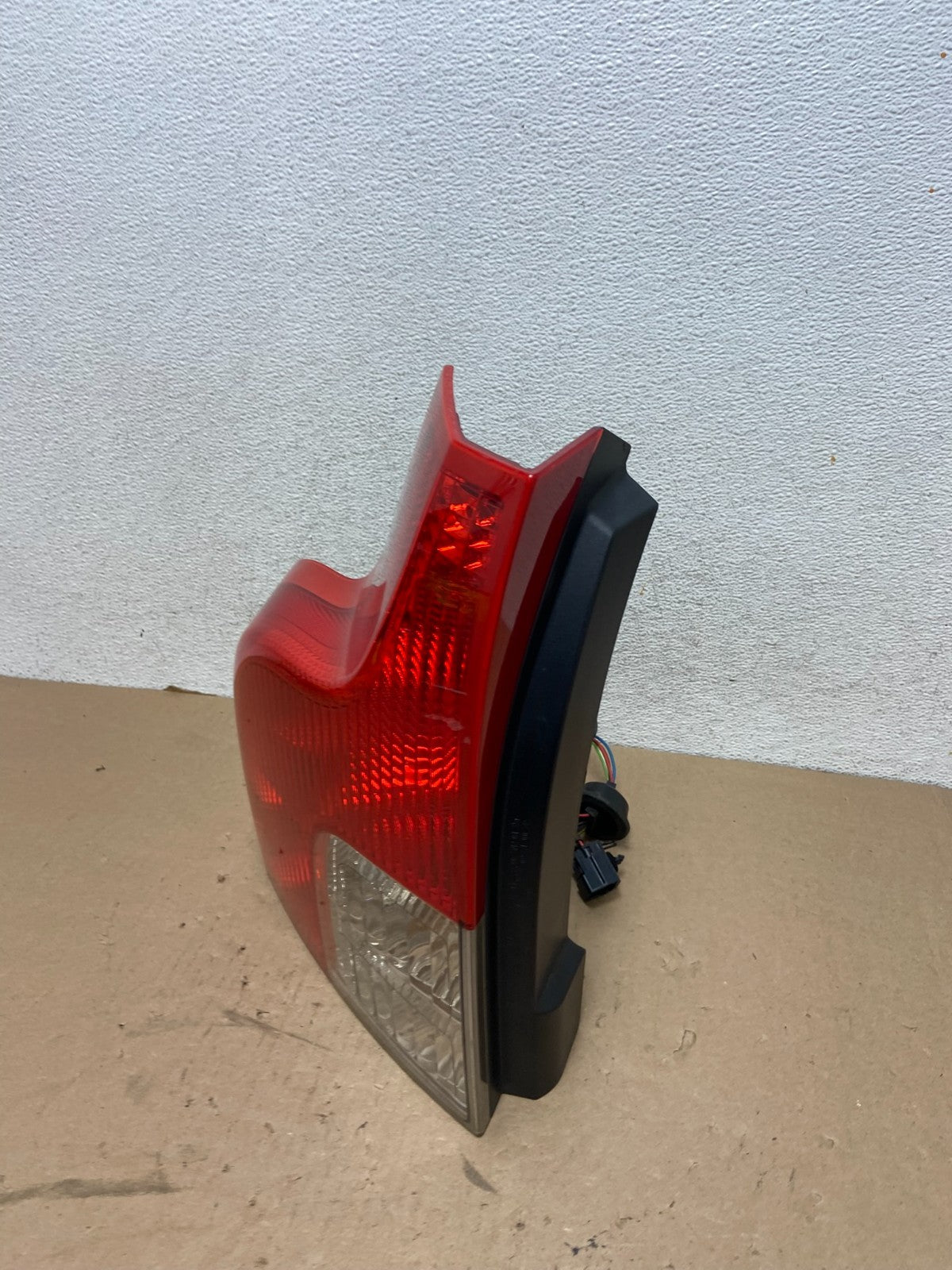 2007 to 2012 Volvo XC90 Left Driver Lh Side Lower Tail Light AG40811