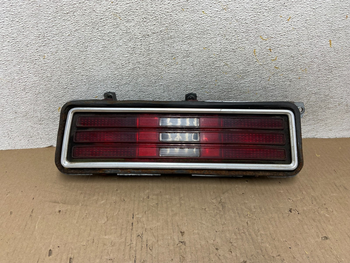 1975 to 1977 Pontiac Ventura Left Driver Side Tail Light AH5896 PS0