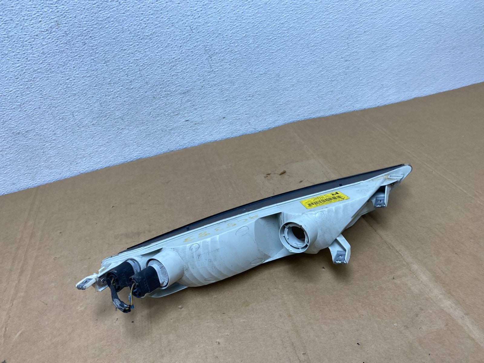 2004 to 2007 BMW E63 E64 645 650i Right Passenger Front Turn Signal ac8383 DG4