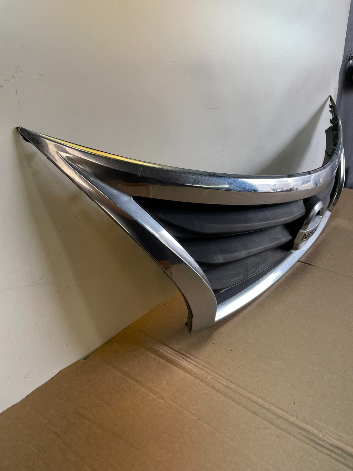 2013 to 2015 Nissan Altima Front Upper Grill Grille Sedan Aftermarket ah6067 DG2