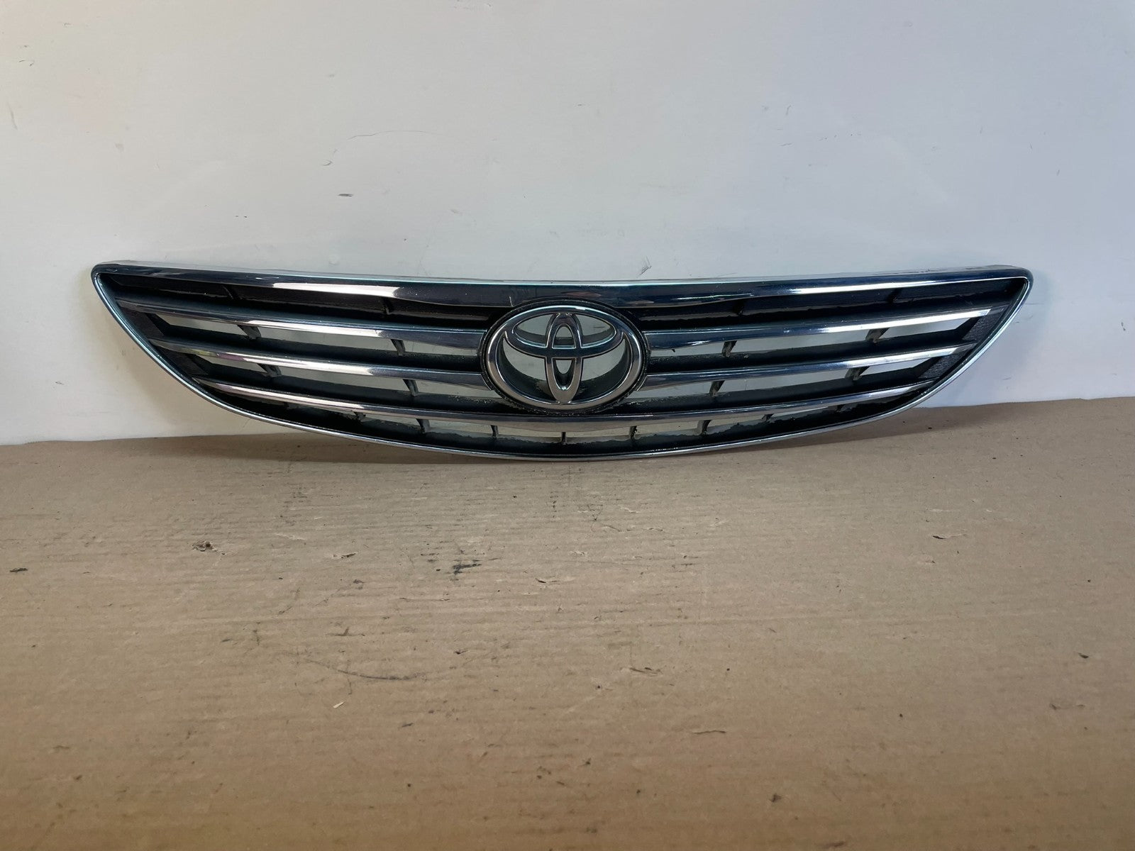 2005 to 2006 Toyota Camry Front Upper Grill Grille af8520 DG0