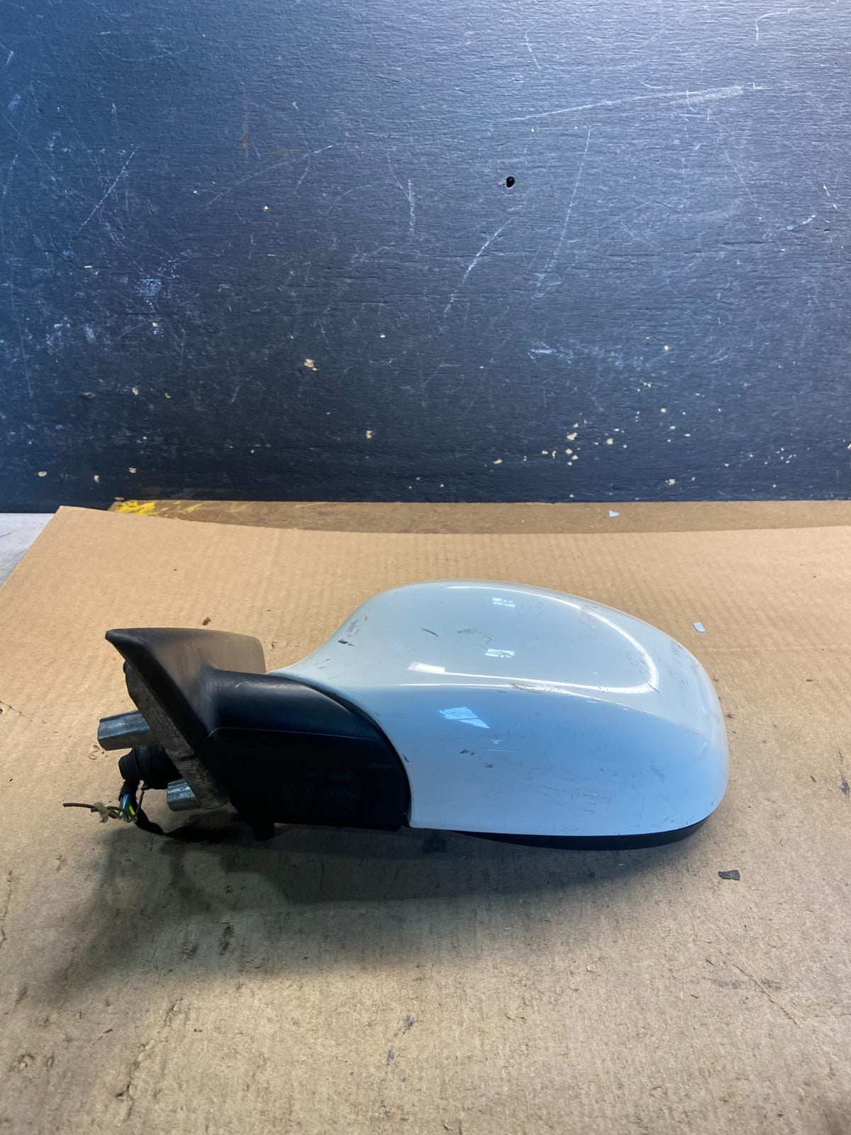 2009 to 2011 BMW 328i 335i Left Driver Lh Side View Door Mirror OEM Z8765 MS3