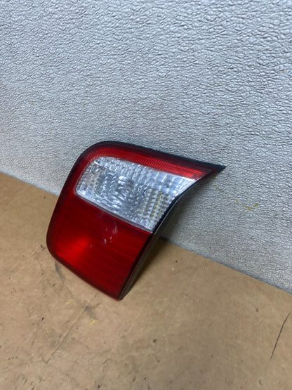 2001 2002 Subaru Forester Right Passenger RH Inner Lid Tail Light Oem X4738 DW1