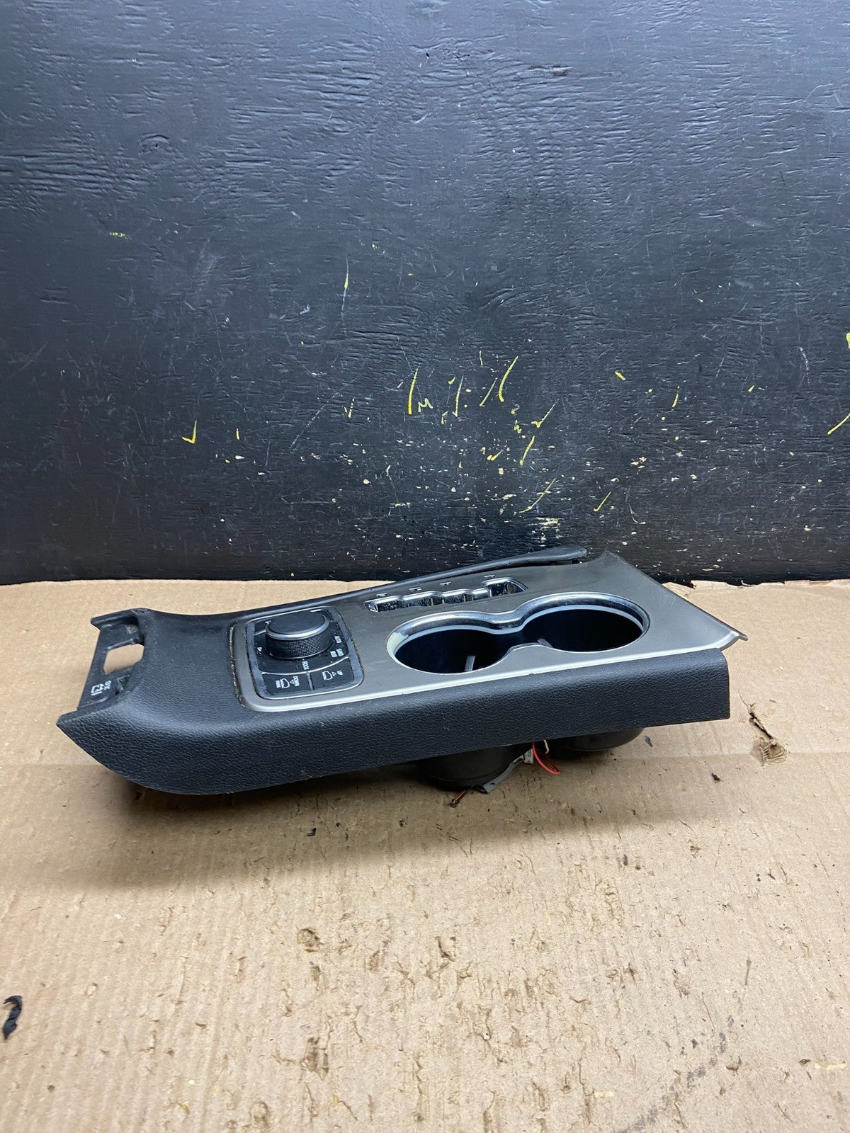 2011-2013 Jeep Grand Cherokee Center Console Shifter Cup Holder Bezel Y7889 DG1