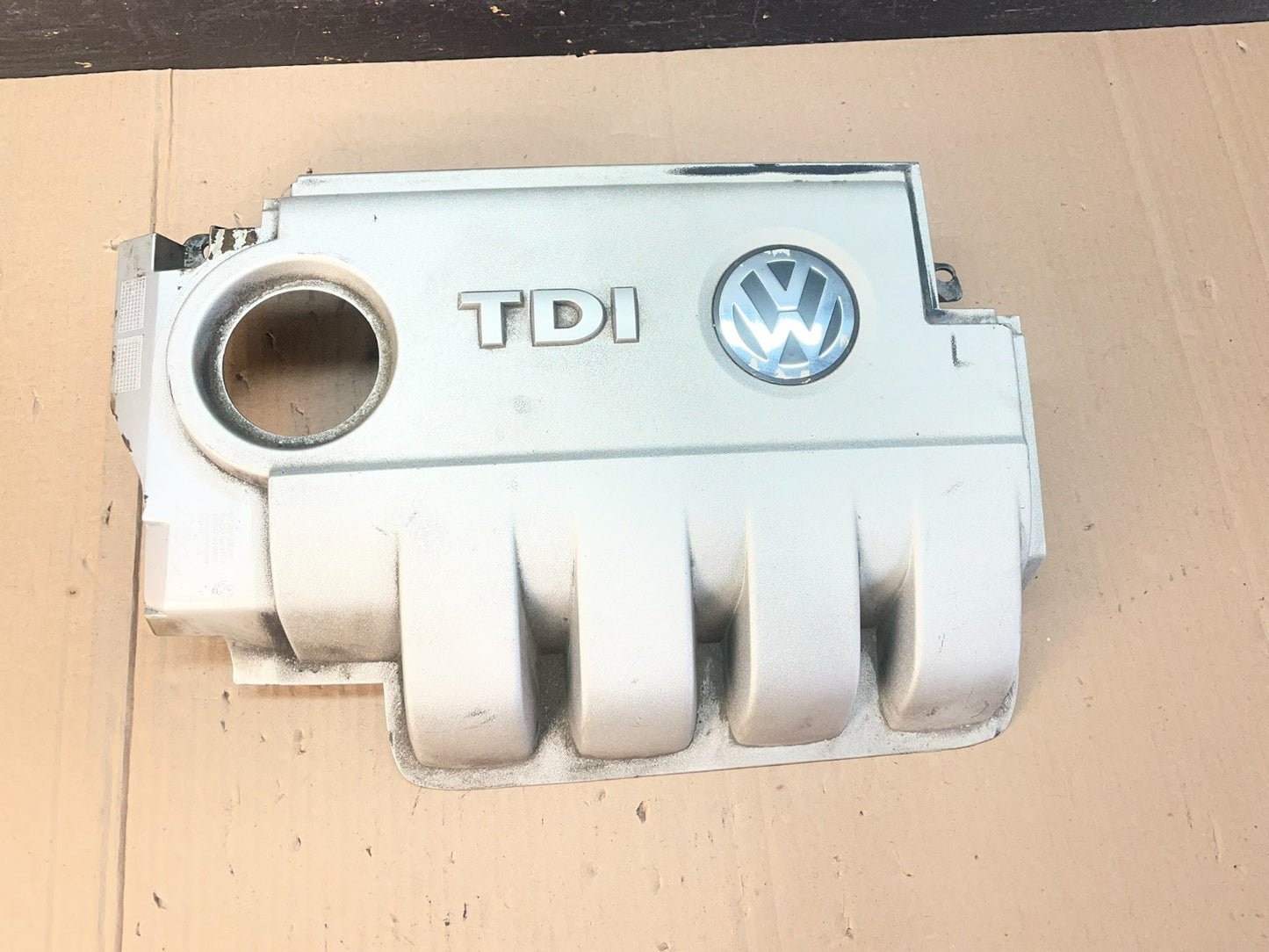 2005 to 2006 Volkswagen Jetta TDI Engine Cover AD87220