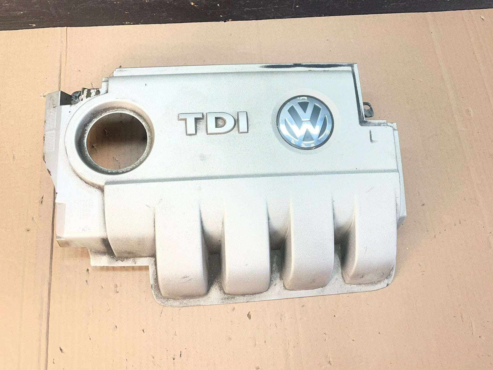 2005 to 2006 Volkswagen Jetta TDI Engine Cover AD87220
