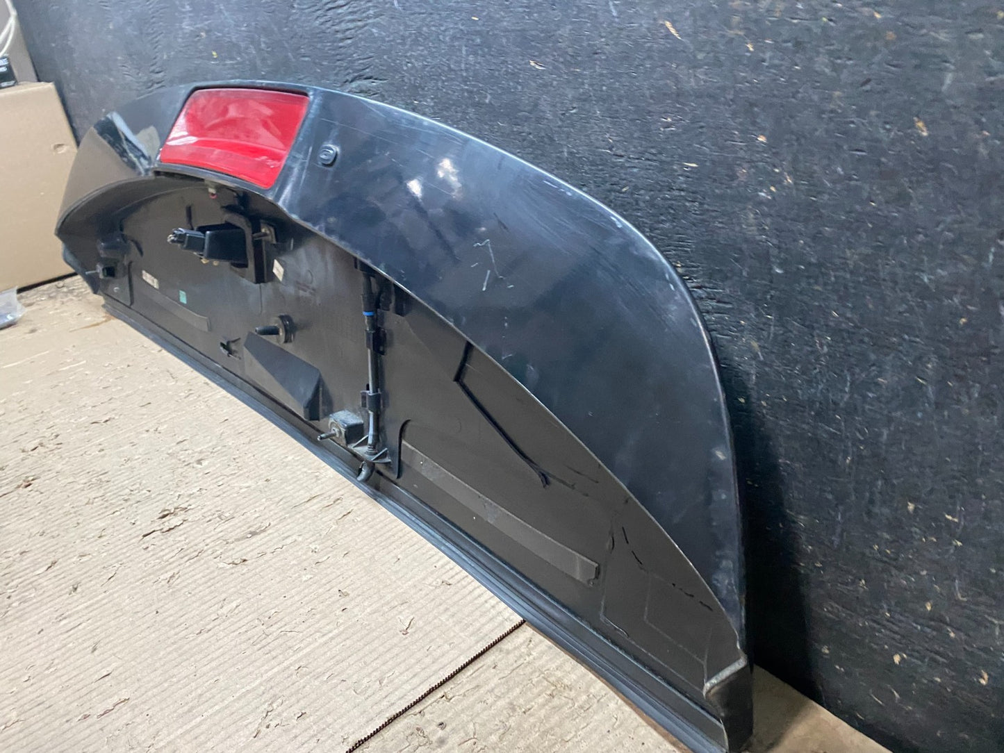 2011 to 2015 Ford Explorer Rear Upper Tailgate Liftgate Wing Spoiler X8237 DG9