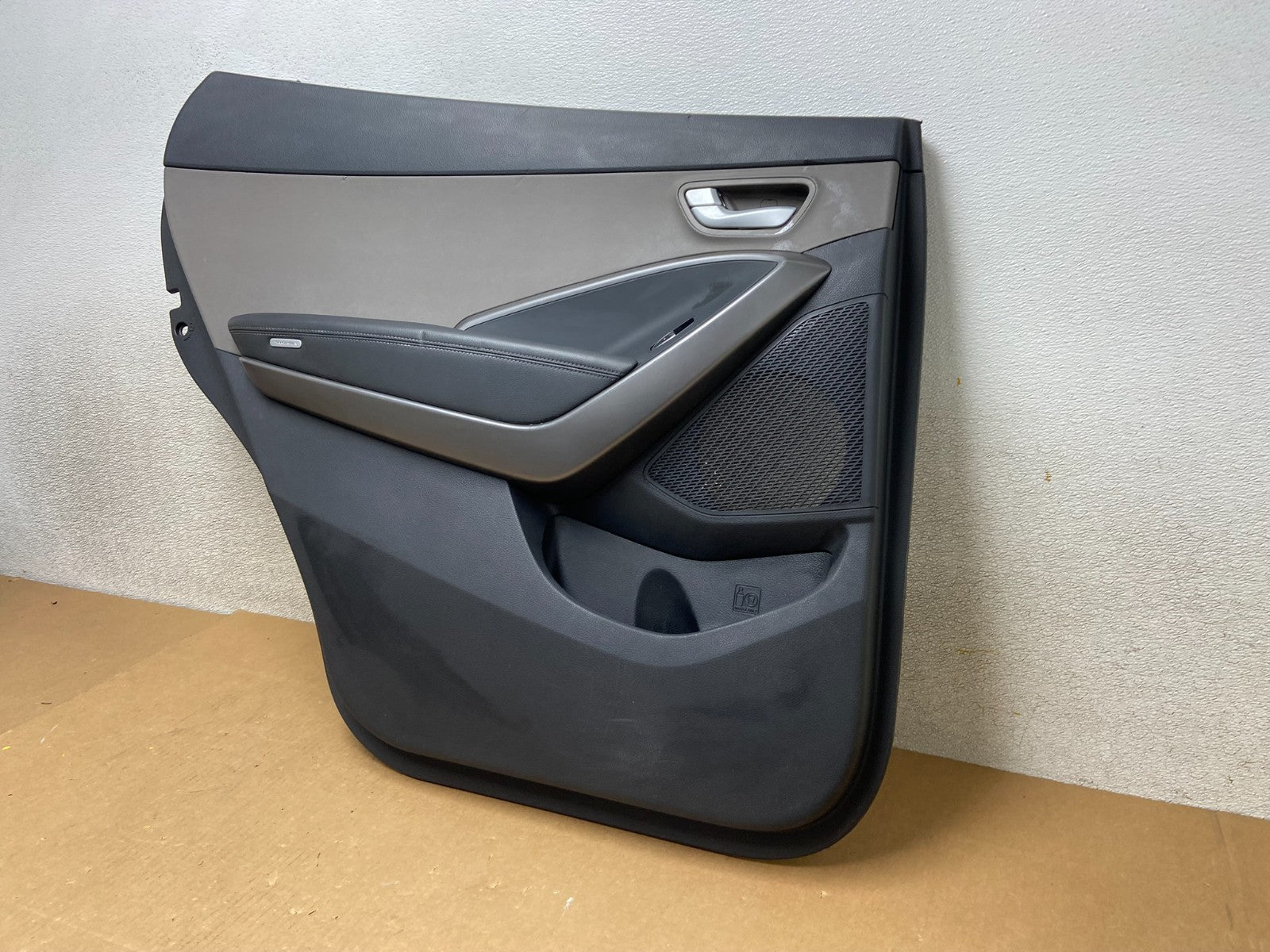 2013-2016 Hyundai Santa Fe Rear Left Driver Side Interior Door Panel Z6699 DG1