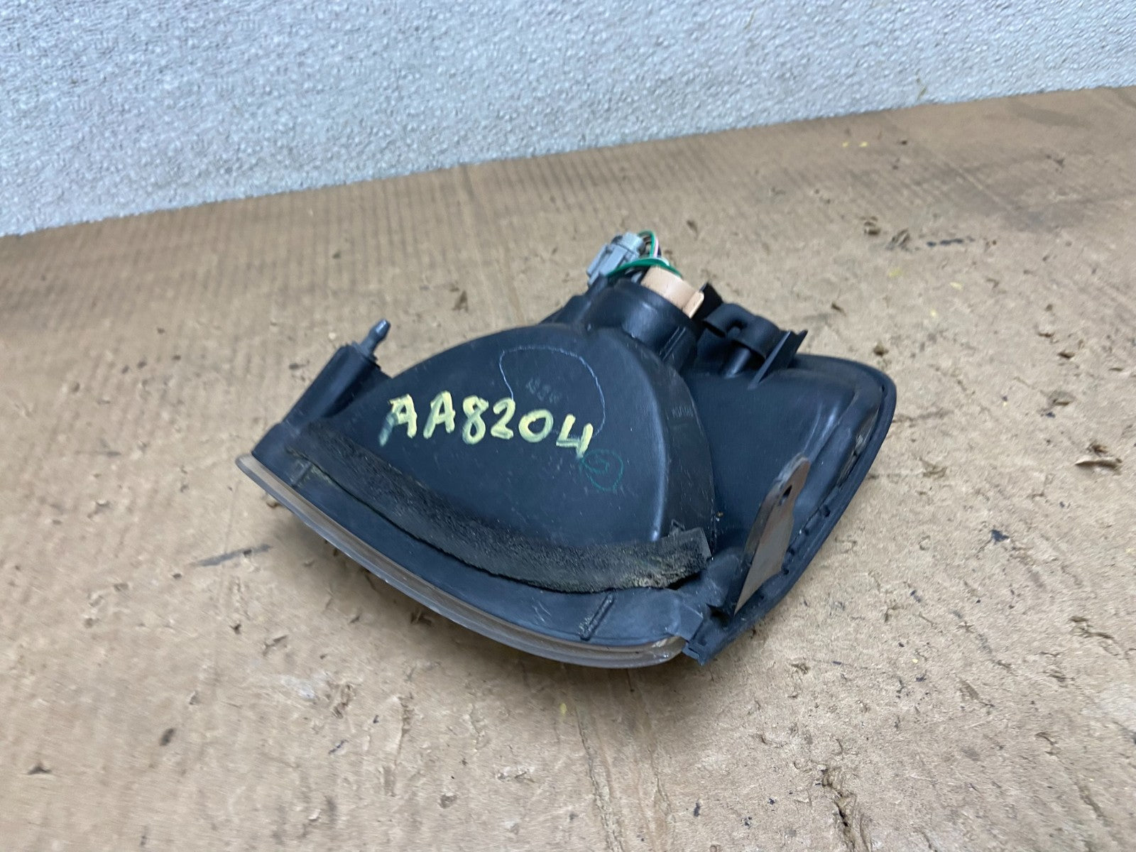1999-2004 Nissan Pathfinder Front Left Driver Turn Signal Oem AA8204 DW3