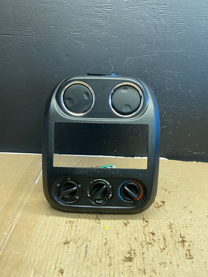 2009-2013 Jeep Patriot Dash Climate Temperature Control Radio Bezel OE ab5840 DG0