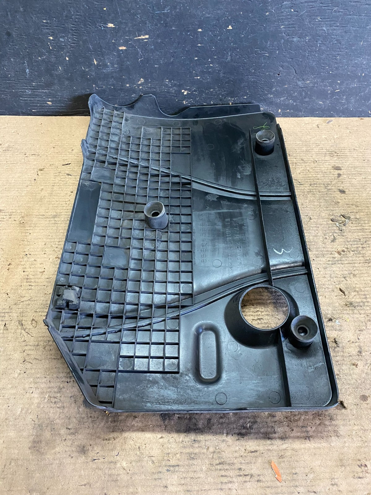 2004 to 2006 Mazda 3 DOHC 16 VALVE 2.3L Engine Shield Top Cover P0225 DG7
