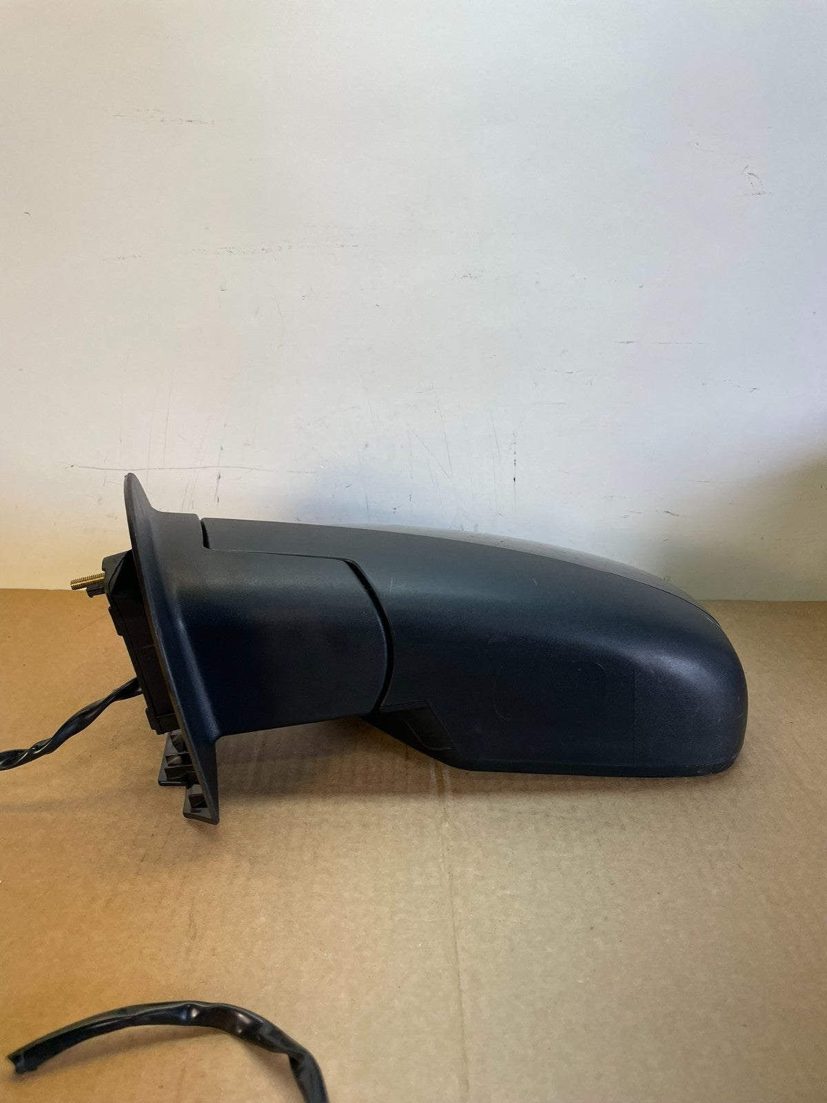 2007 to 2013 Chevrolet Tahoe Silverado Suburban Left Driver Mirror AH6281 DW3