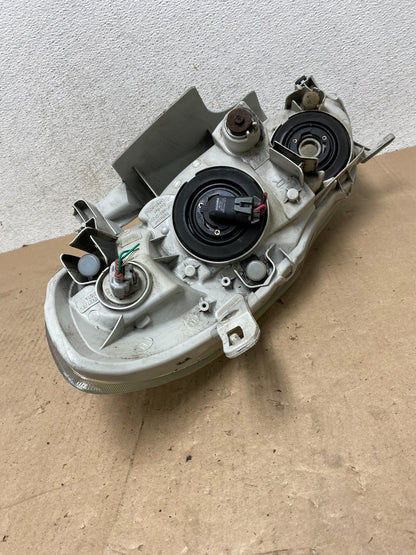 2005 to 2008 Toyota Corolla Right Passenger RH Side Headlight AG4701 DW7