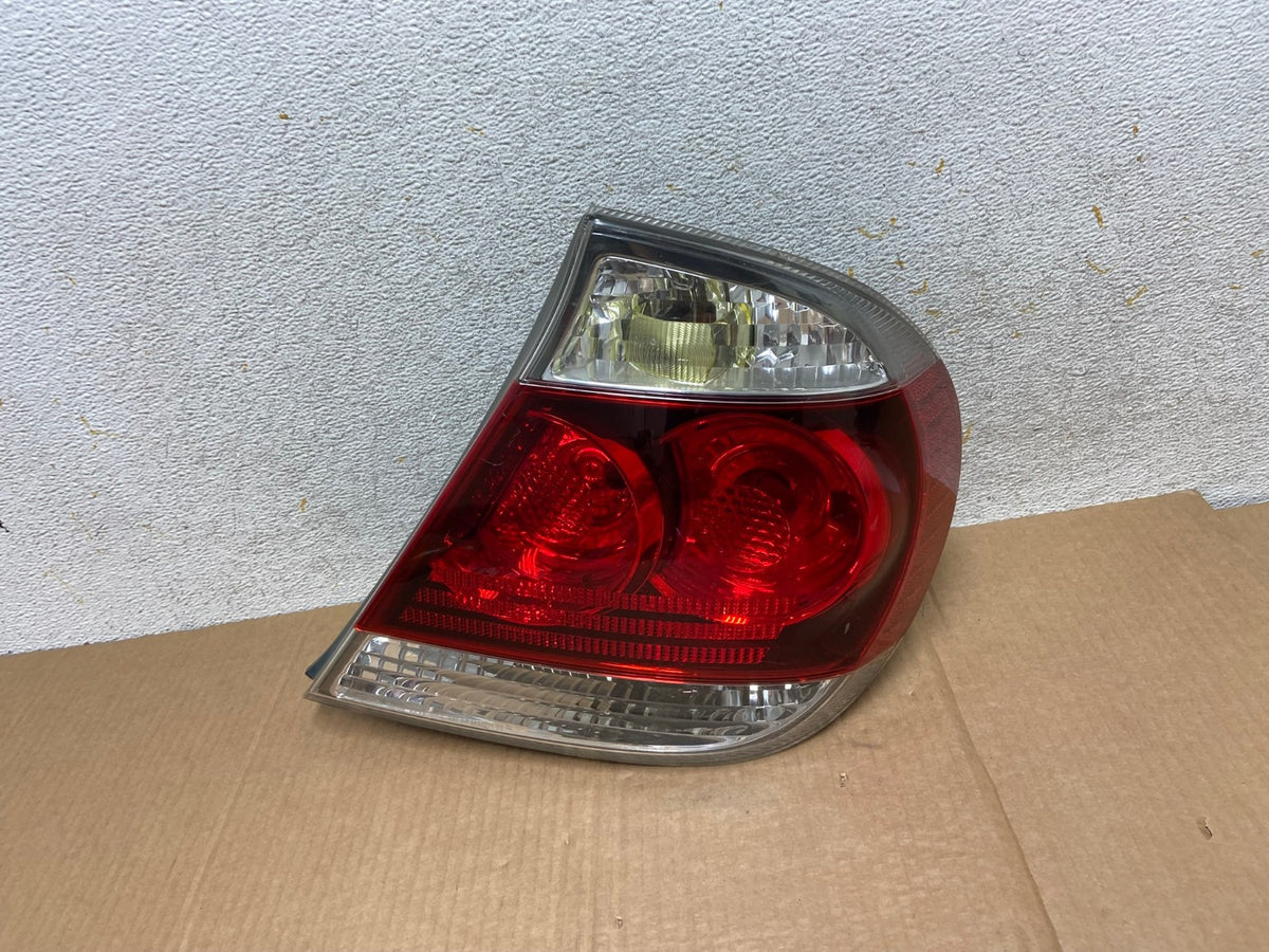 2005 to 2006 Toyota Camry Tail Light Right Passenger Side AI5685 LK0