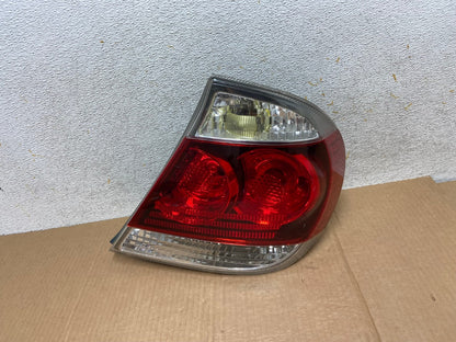 2005 to 2006 Toyota Camry Tail Light Right Passenger Side AI5685 LK0