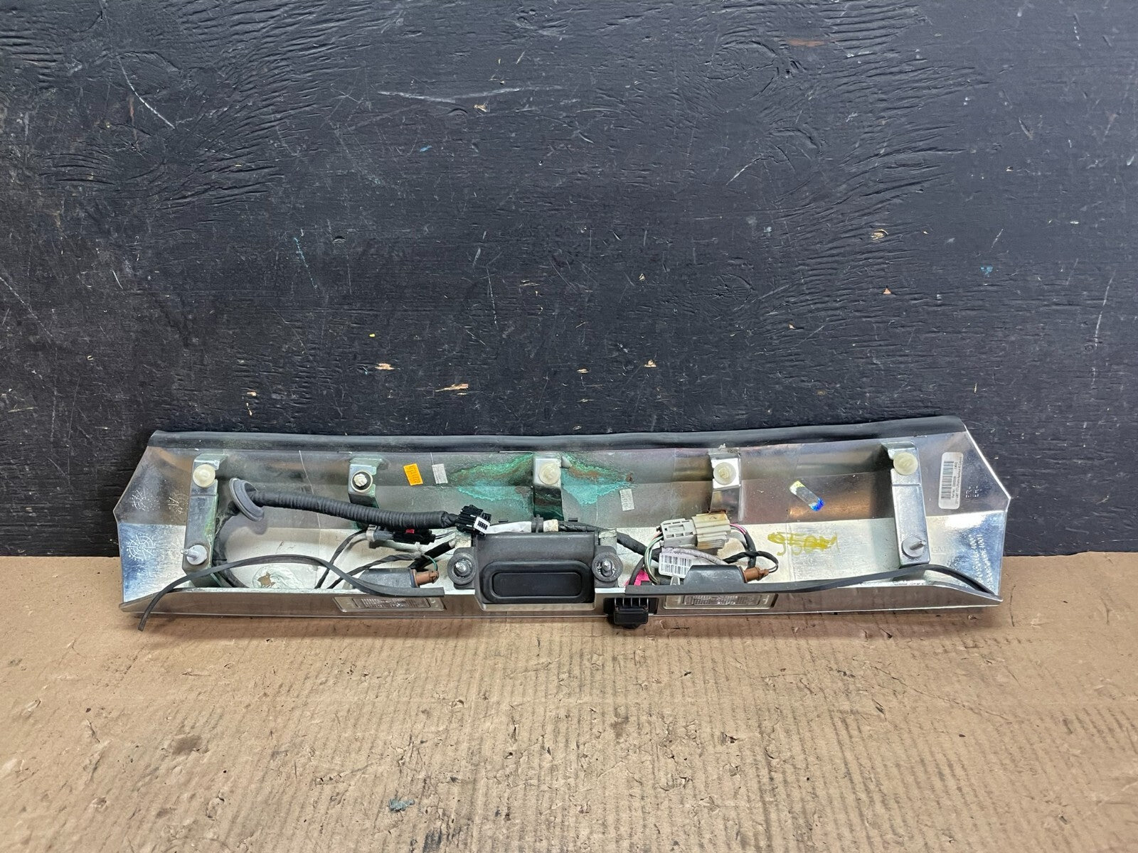 2010-2015 Gmc Terrain Lift Gate Handle Trim Back Up Camera Chrome Panel M6106 DG8