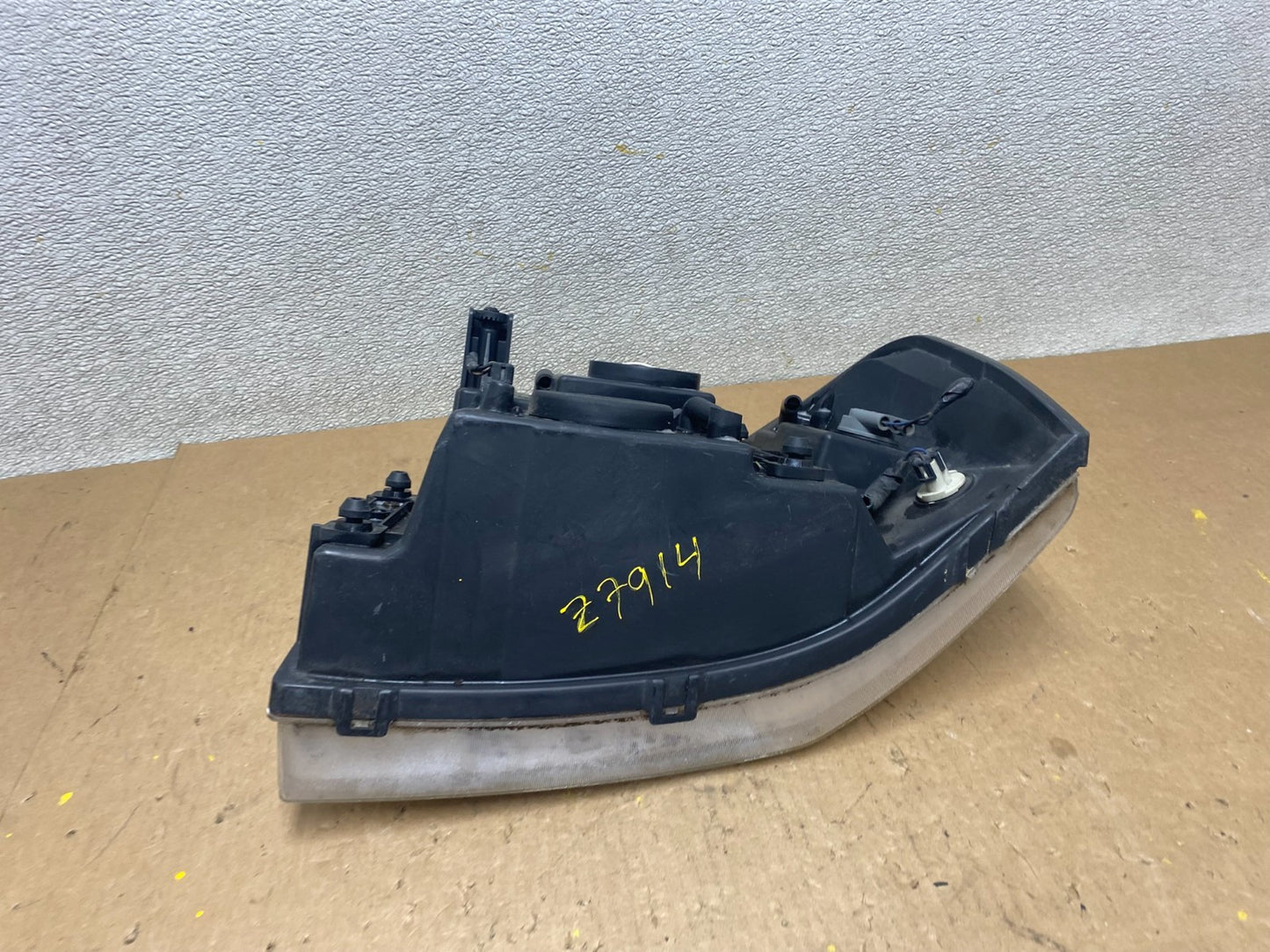 2002 to 2009 Gmc Envoy Right Passenger RH Side Headlight Halogen Z7914 DW8